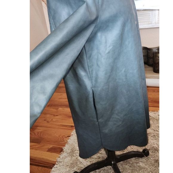 Bagatelle Collection Men's snap-up faux leather shirt jacket size Medium - Picture 9 of 9